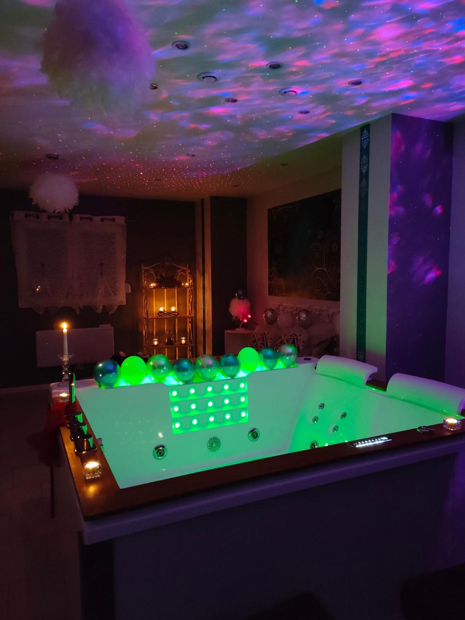 Loft Avec Baignoire Spa Lecrin Romantique Ochancourt Quarto foto